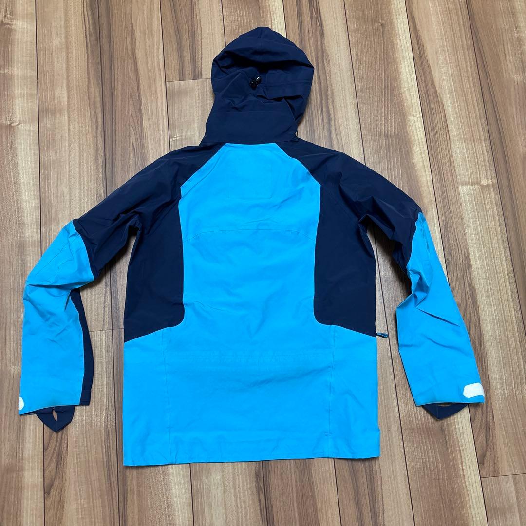 値下げ　美品　バートン　BURTON AK457 ゴアテックス　メンズ上M下S