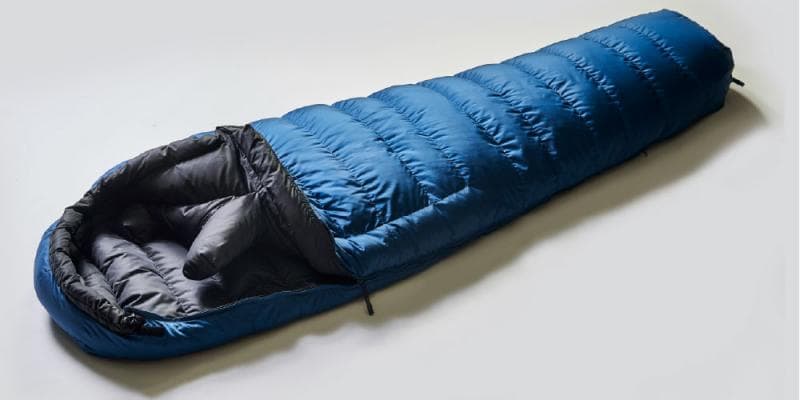 美品 ISUKA ダウンプラスニルギニ EX