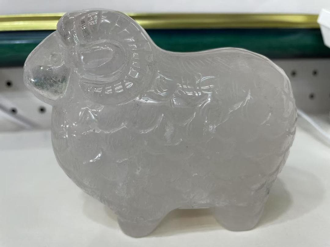 ☆置物一点物☆【彫刻置物】羊　水晶 開運の縁起物　顔やスタイル　AAA級　新品