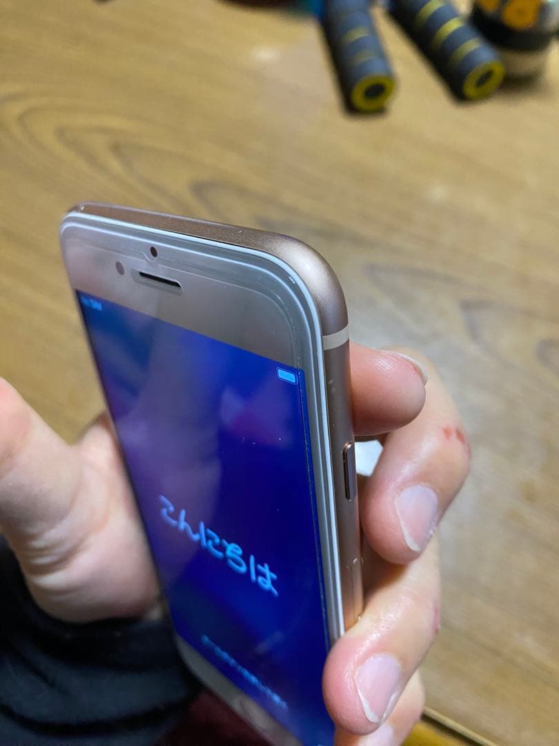 お*り様 Apple iPhone 8 64GB ゴールド　バッテリー交換済10