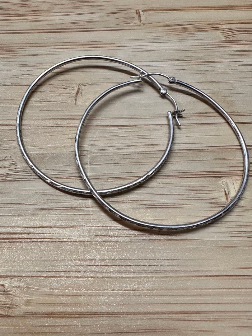 ヴァンドーム青山 VENDOME AOYAMAフープピアス　シルバー色