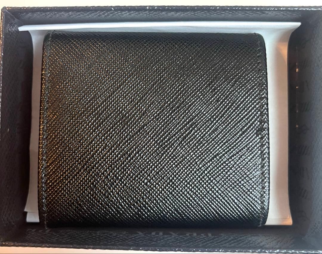 【未使用級】PRADA ケース 小銭入れ ブラック サフィアーノ　三角ロゴ