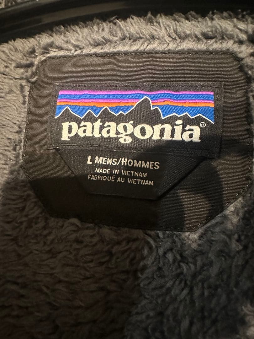 patagonia イスマスパーカー　ブラック