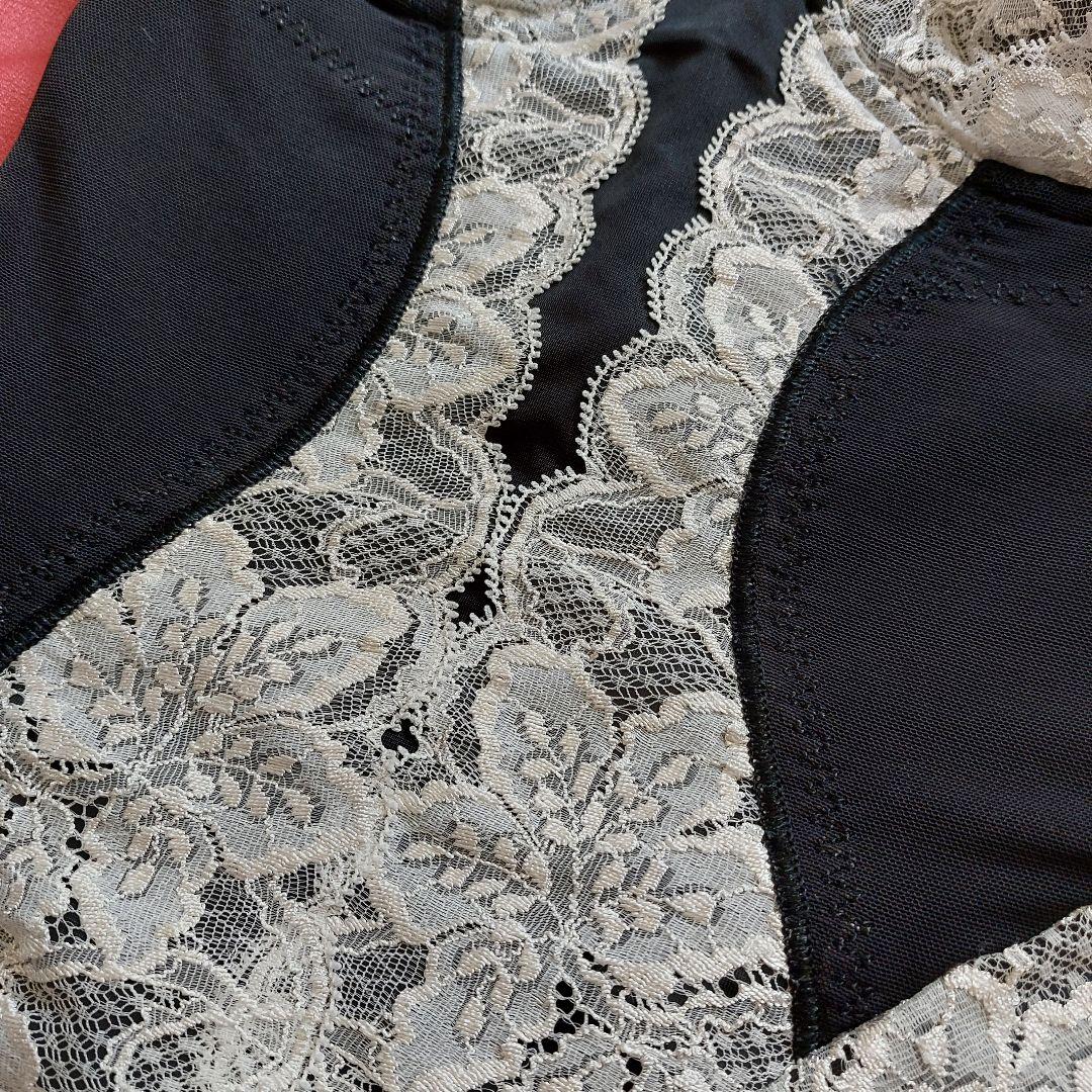 グラントイーワンズ　Tバックボディースーツ　F70M