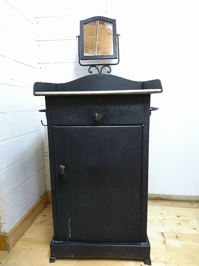 アンティークアイアンドレッサー