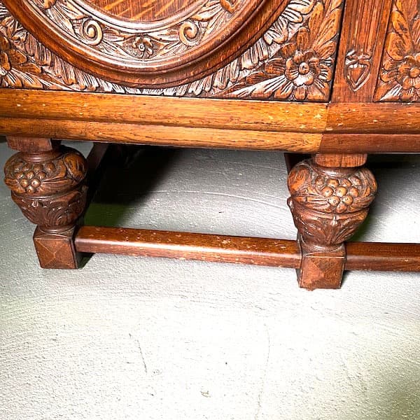 ノアイギリスアンティーク　サイドボード　バッフェ　エリザベス様式