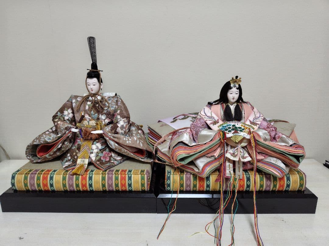 伝統的　 雛人形