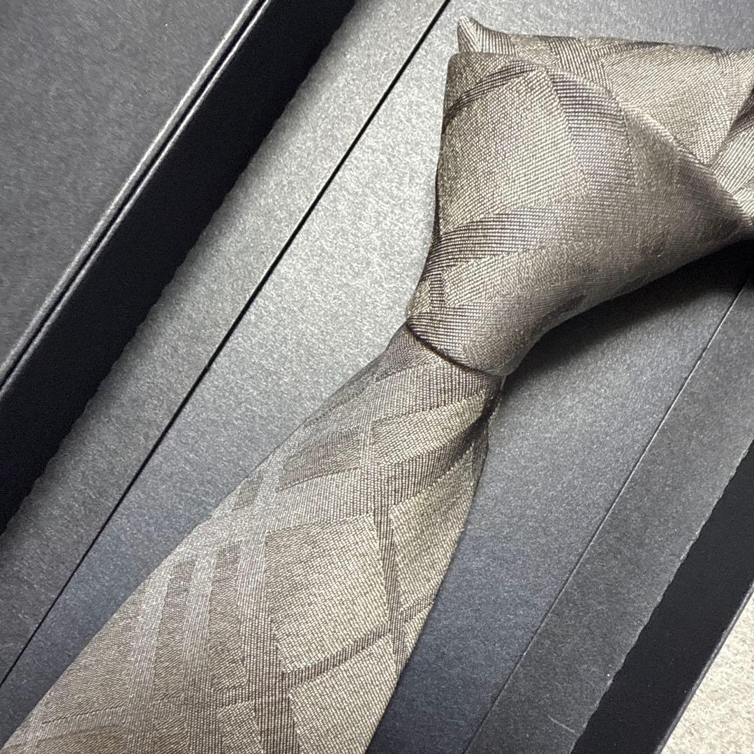 未使用タグ付　バーバリーロンドン　ネクタイ　シルバー　ノバチェック　結婚式