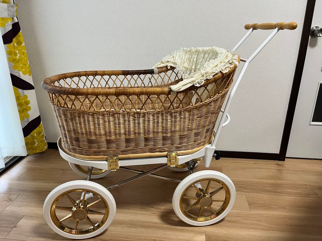 値下げしました！東京乳母車 プスプス（籐製ベビーカー）