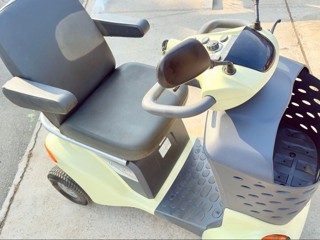 の*ん様 千葉県から全国発送可能　スズキ　セニアカー　ET4D7