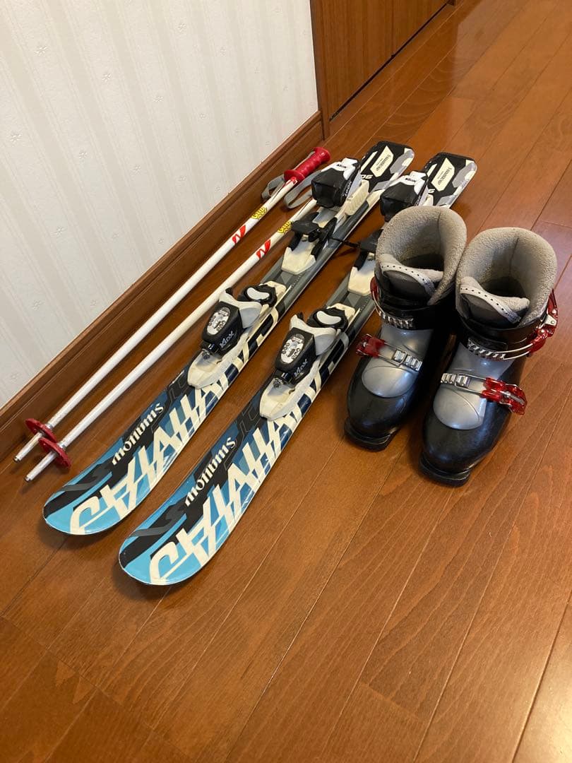 スキーセット（小学校低学年用） 板90cm、ブーツ22〜22.5cm、ストック他