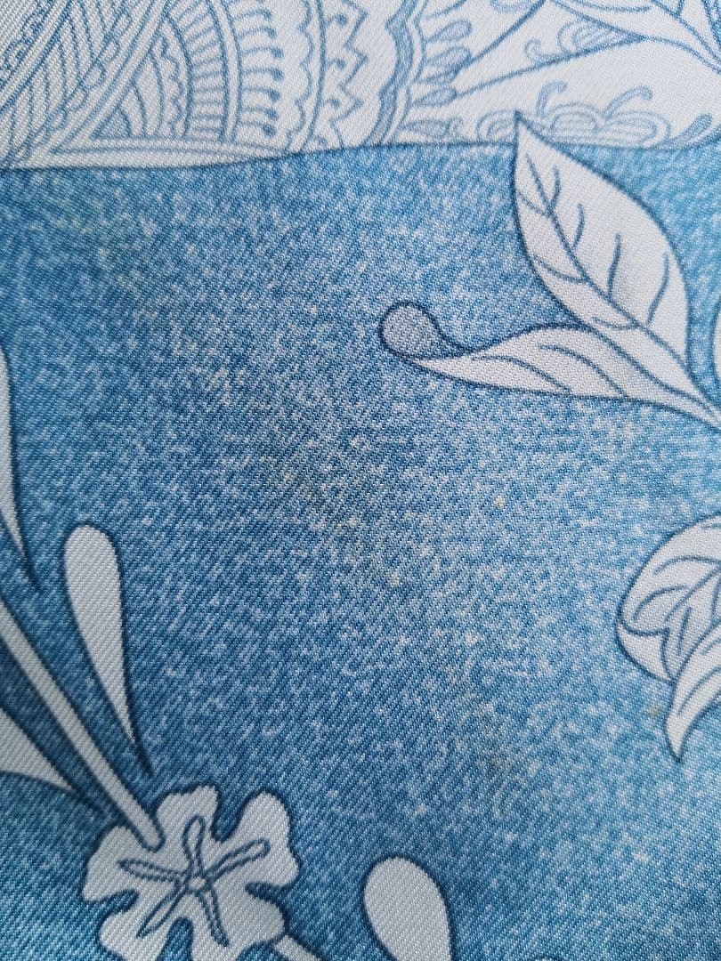 エルメス　HERMES　スカーフ　カレ90　ヘンナの歌