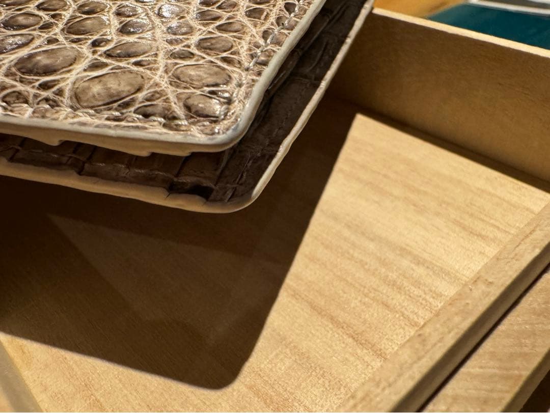 1/2終了　三京商会　ヒマラヤクロコダイル　２つ折り財布　男女兼用　クロコ