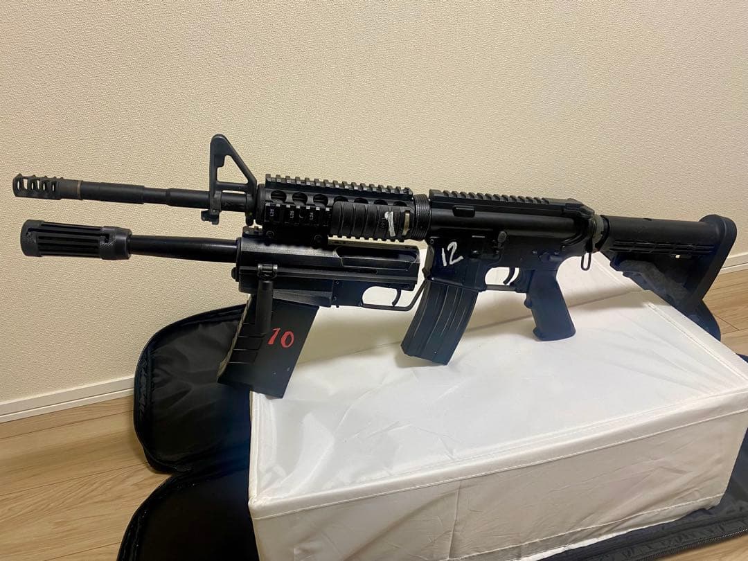 ※ジャンク※電動ガン ブラック マガジン付き