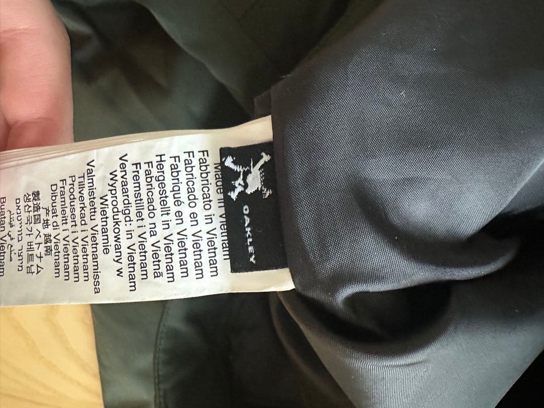 美品 OAKLEY スノーボードパンツ JP-M（US-S）