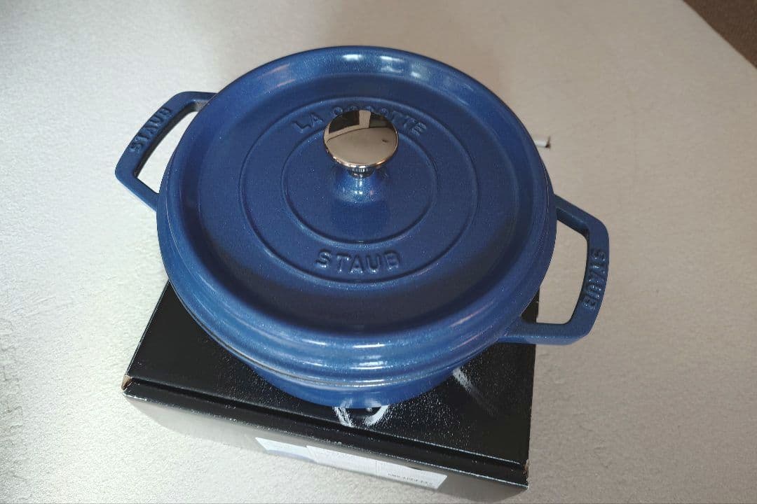 【STAUB】ストウブ 22cm ルミナスブルー【底面気泡有り】