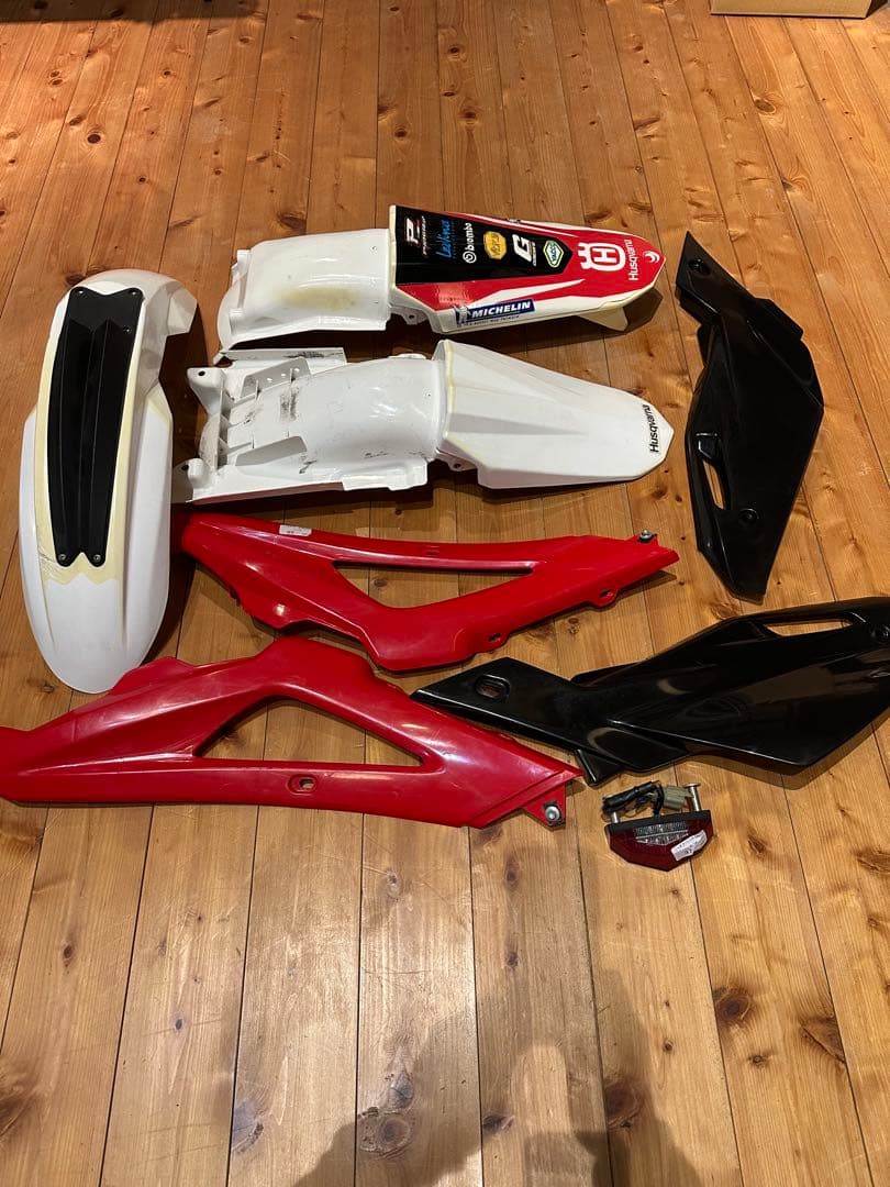 Husqvarna カウル フェンダーセット