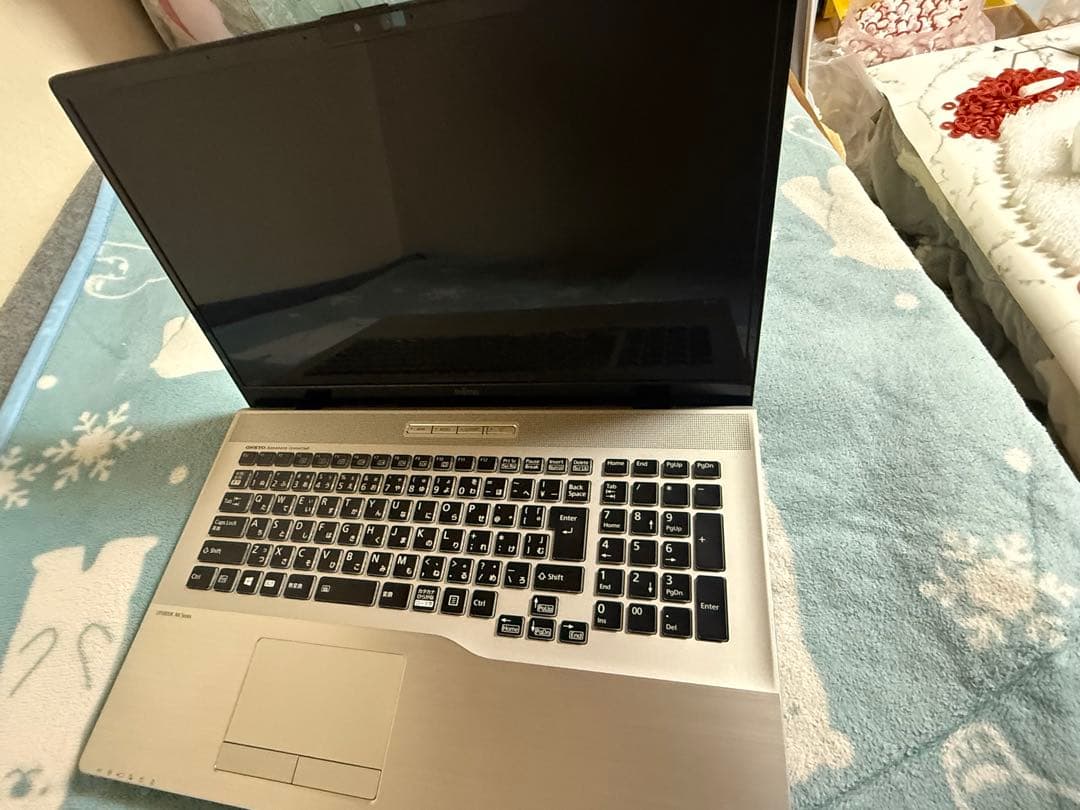 Q*n様 富士通 LIFEBOOK UH93/D2ノートPC