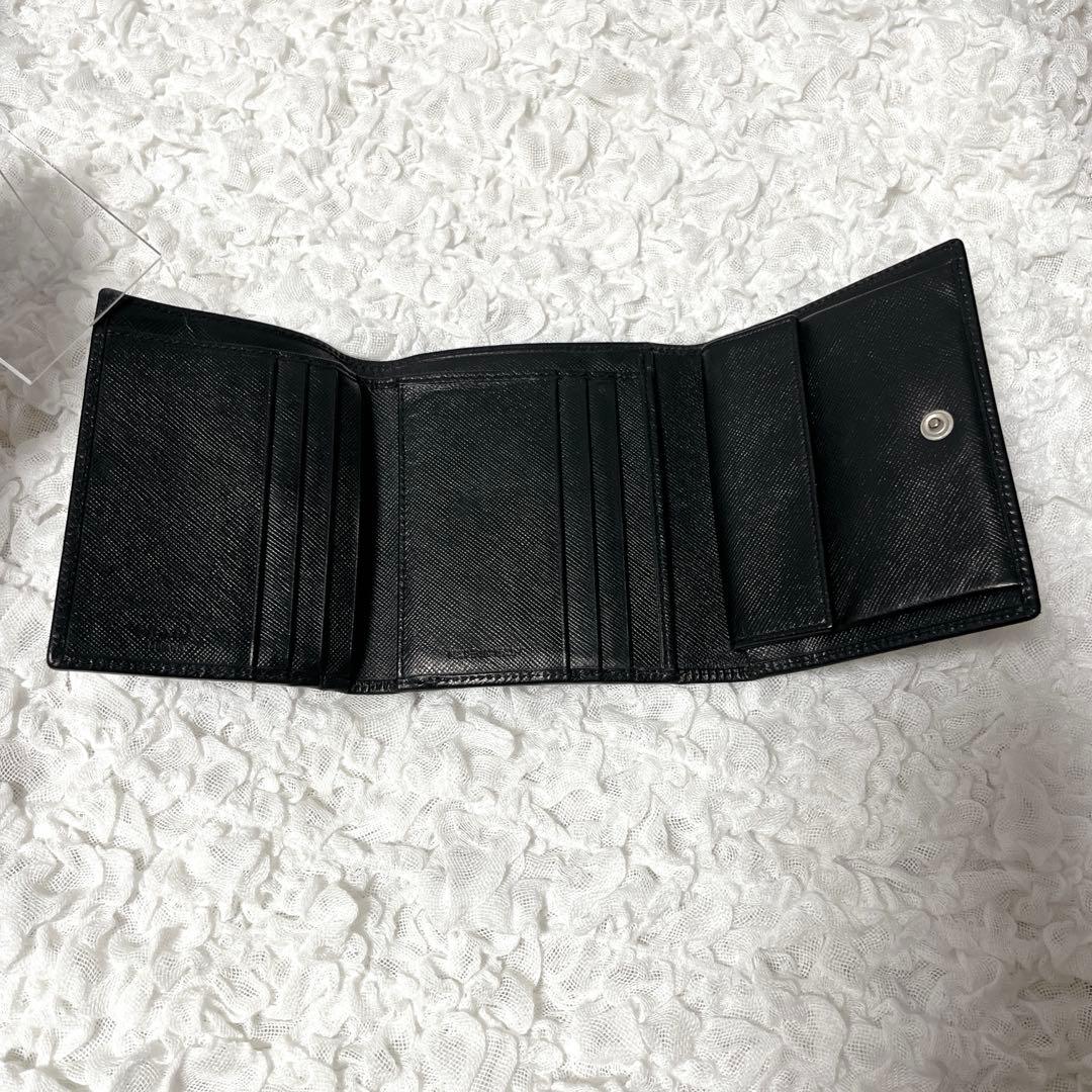 PRADA ブラック 三つ折り　財布　三角　トライアングル　コンパクト　小銭入れ