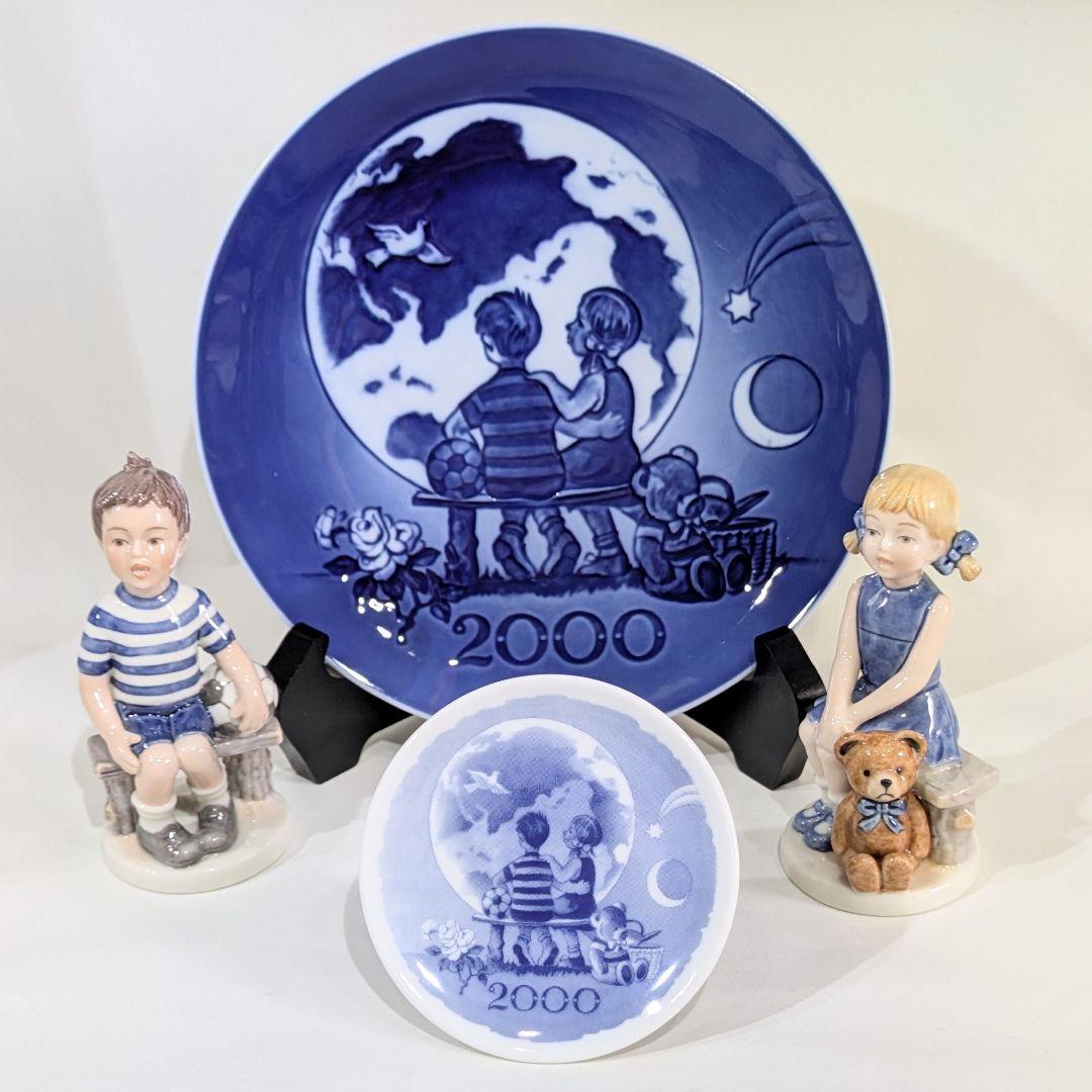R コペンハーゲン　ミレニアム2000年プレート、フィギュリン2体、プラケット