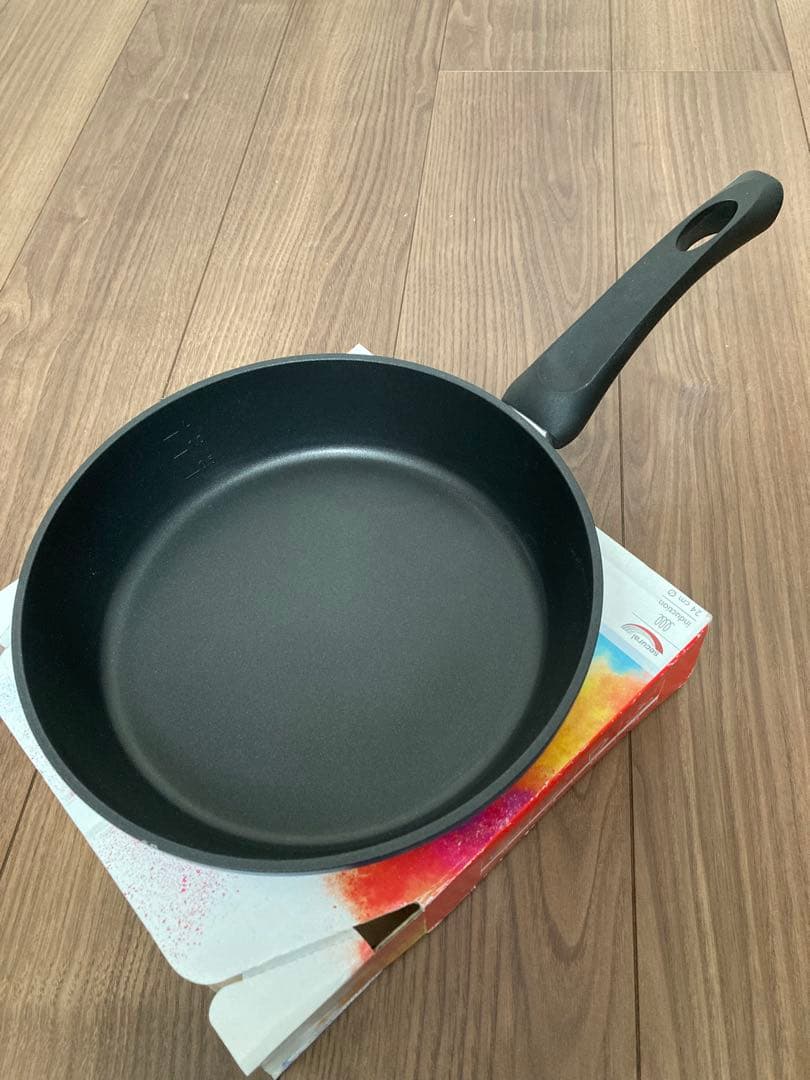 フィスラーカラーエディション24センチフライパン