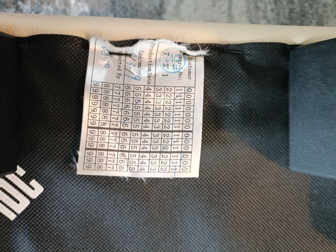 ①　IDC　大塚家具　本革　レザー　オットマン　ホワイト