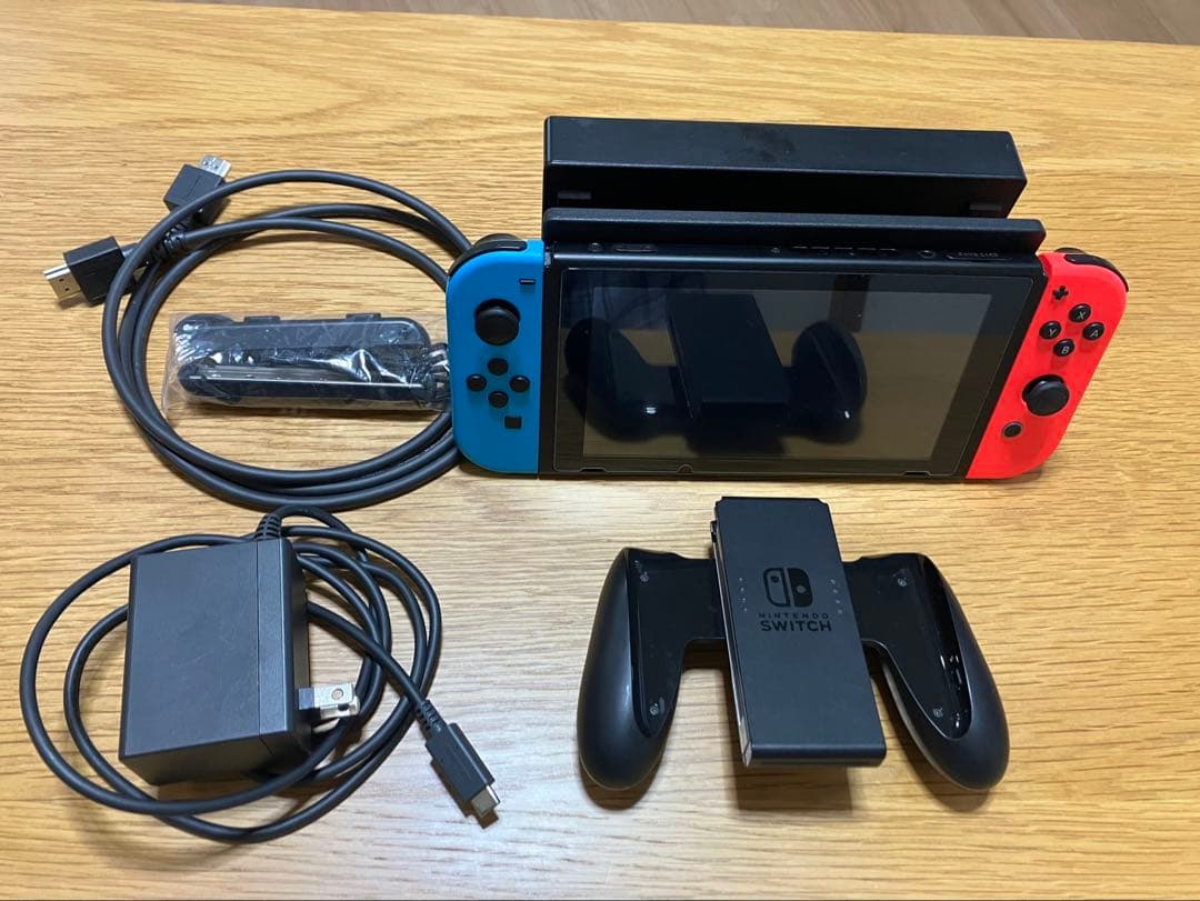 Nintendo Switch 本体 青/赤 充実の付属品
