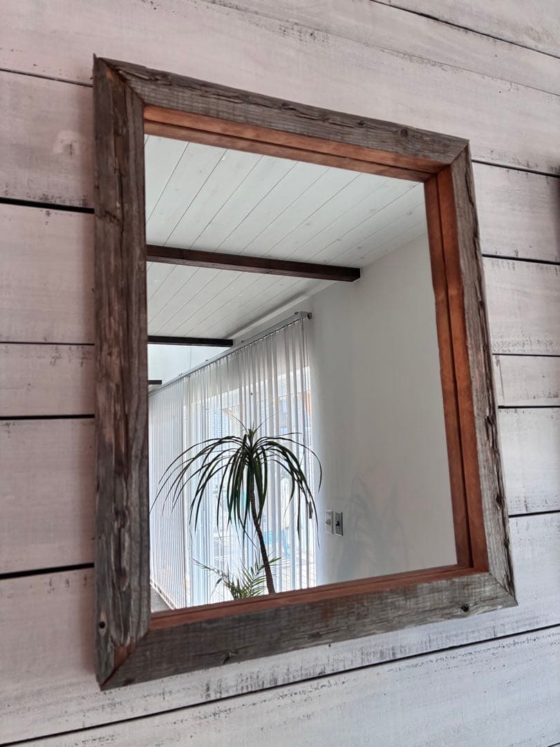 【大】海辺の潮風と太陽で天然エイジングされた無垢古木を使った壁掛けミラーNO.1