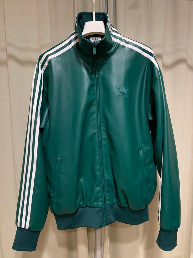 adidas フェイクレザートラックジャケット