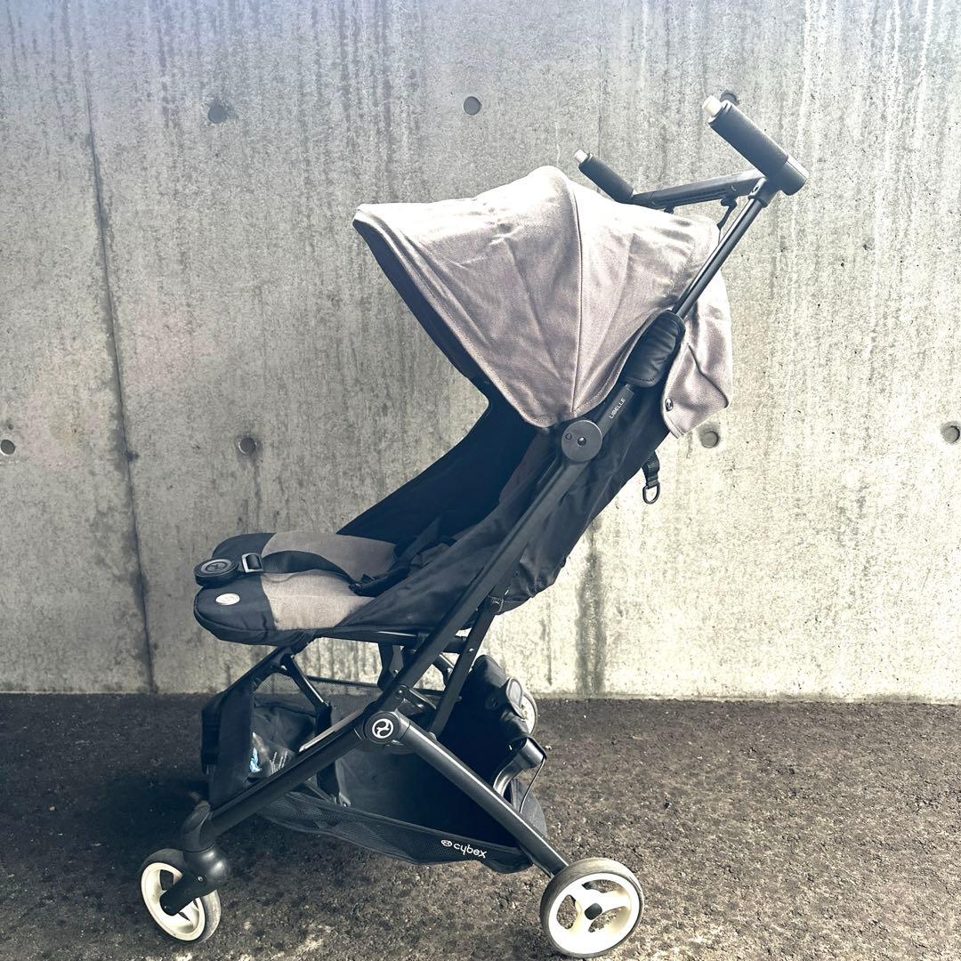機内必須バッグ、箱付きベビーカー(Cybex Libelle)