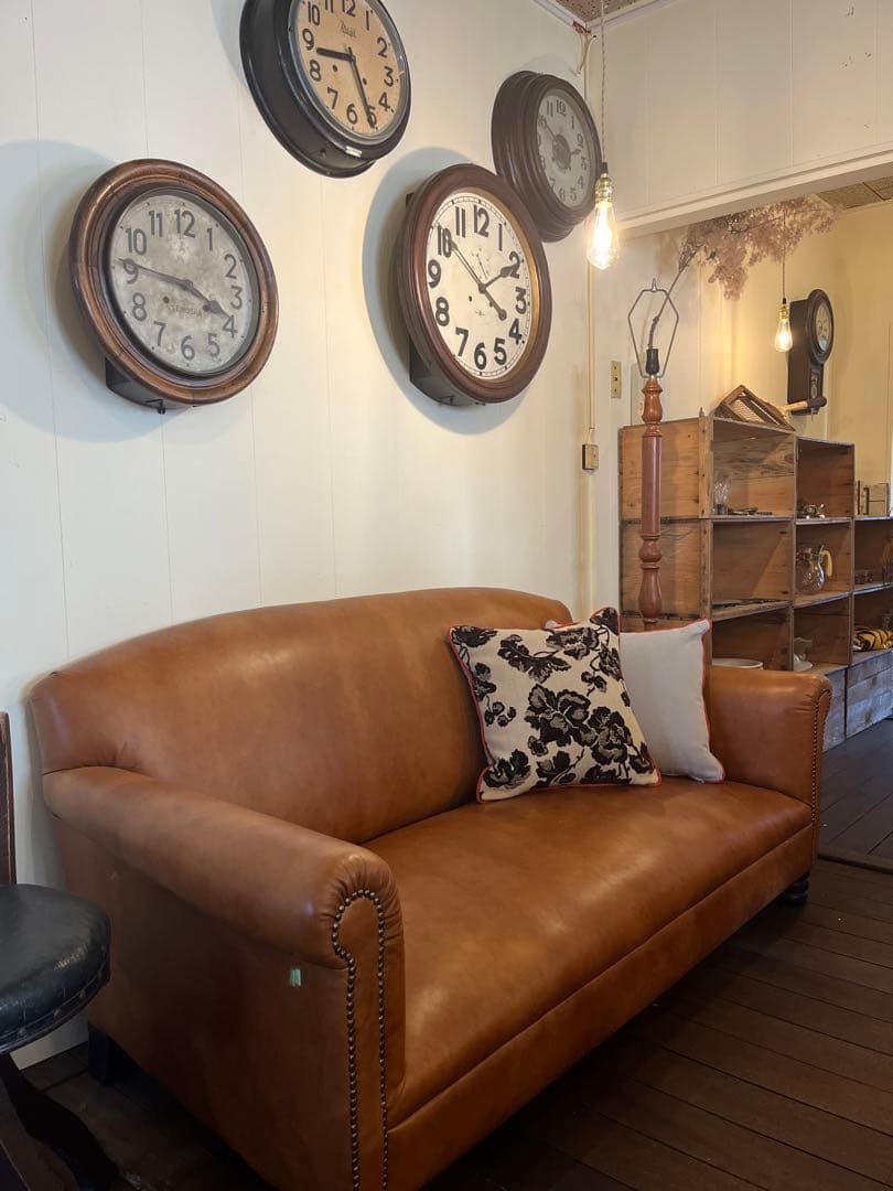 【展示品セール】アンティークソファ本革鋲ヴィンテージレザー張インダストリアル