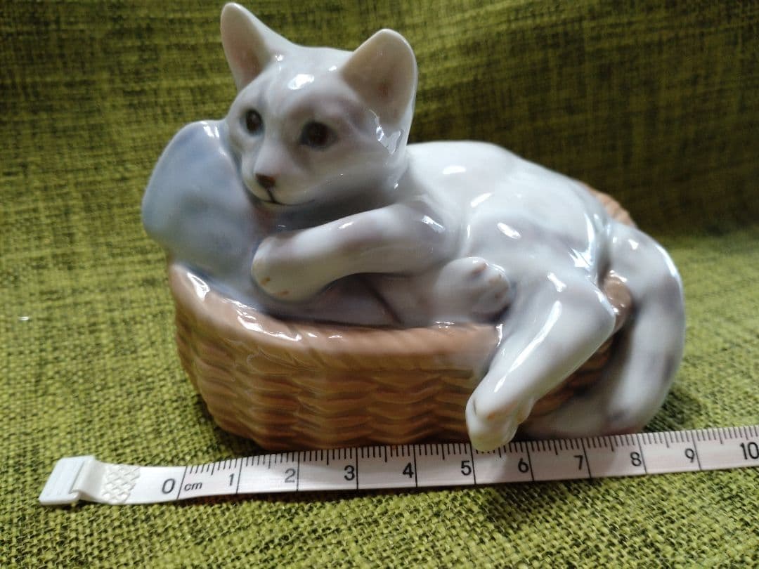 ロイヤルコペンハーゲンフィギュリンフィギュア美品かわいい猫眠り猫2010年イヤー