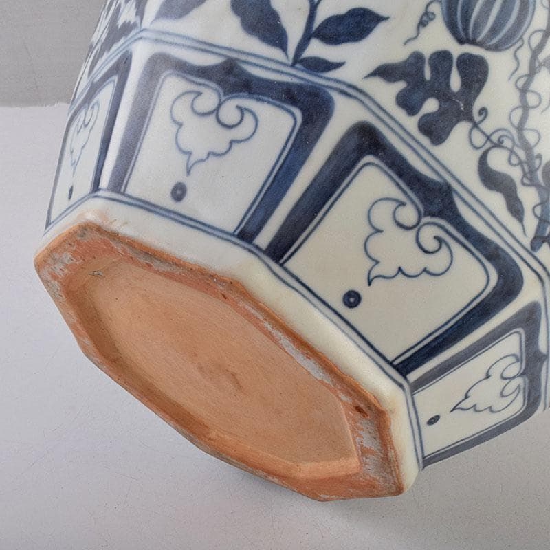 中国　青花　花弁文　八角面取瓶　壺　C　8945A