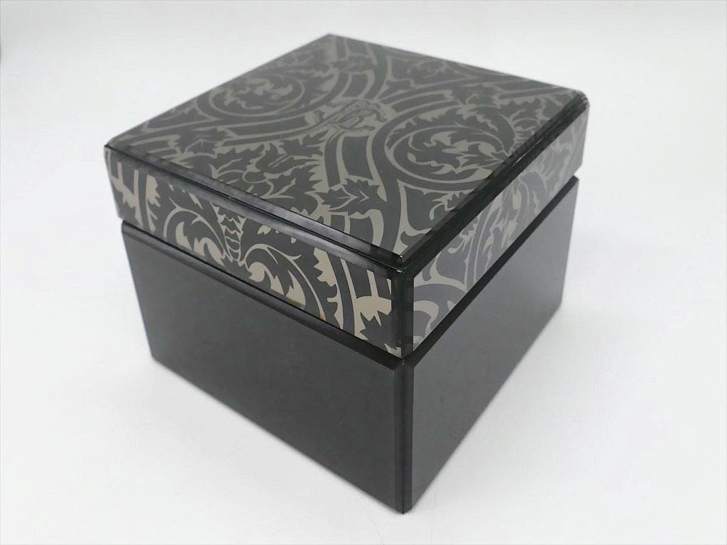 [3448]　美品＊ロベルト・カヴァリ＊　腕時計　スネーク　byフランクミュラー