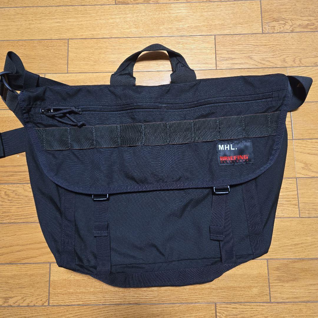 マーガレットハウエル ブリーフィング　コラボメッセンジャーバック