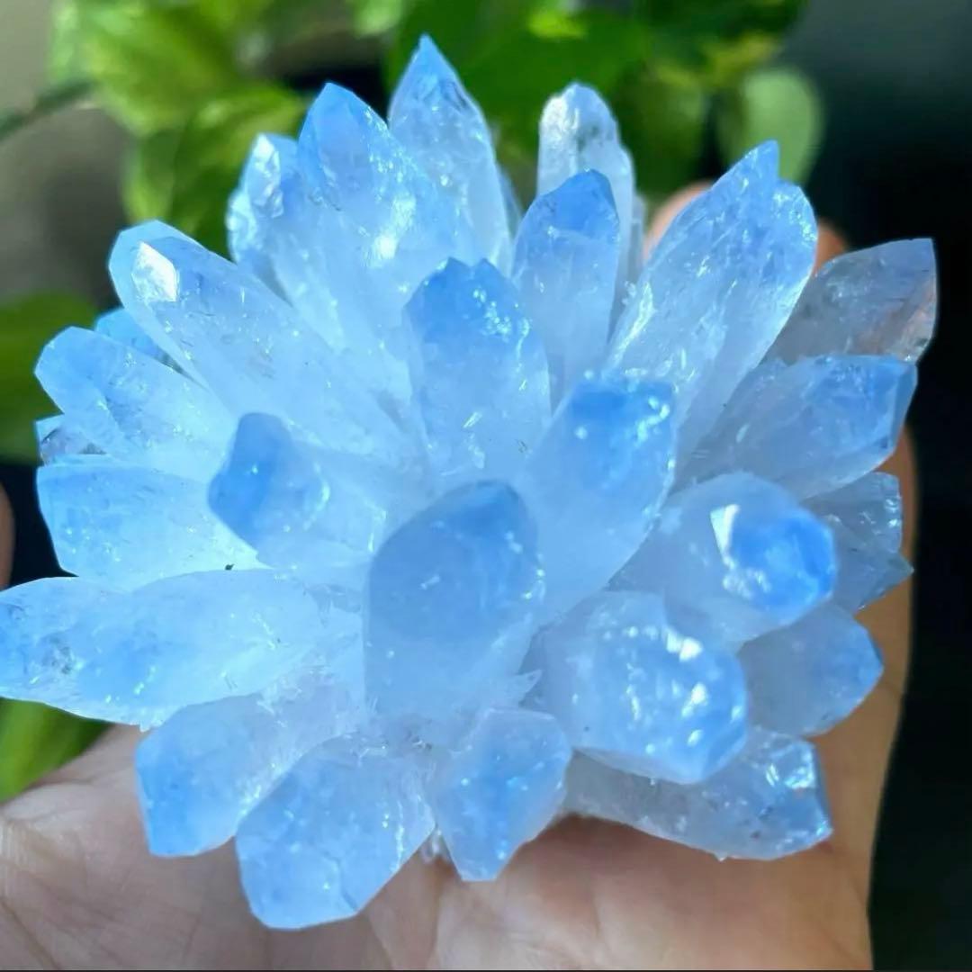 青い水晶のクラスター　天然石　鉱物　パワーストーン　クリスタル　レア　珍しい
