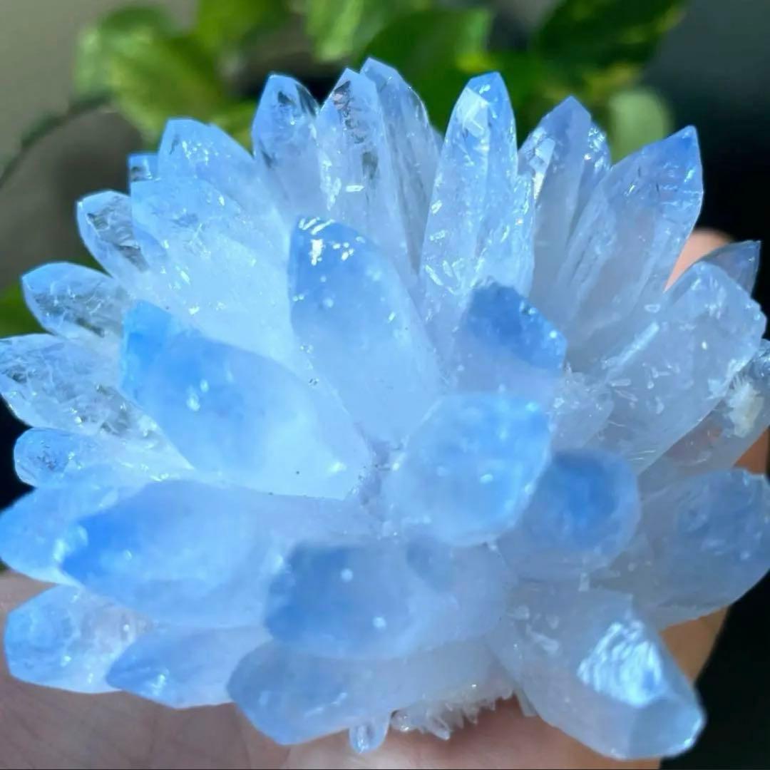 青い水晶のクラスター　天然石　鉱物　パワーストーン　クリスタル　レア　珍しい