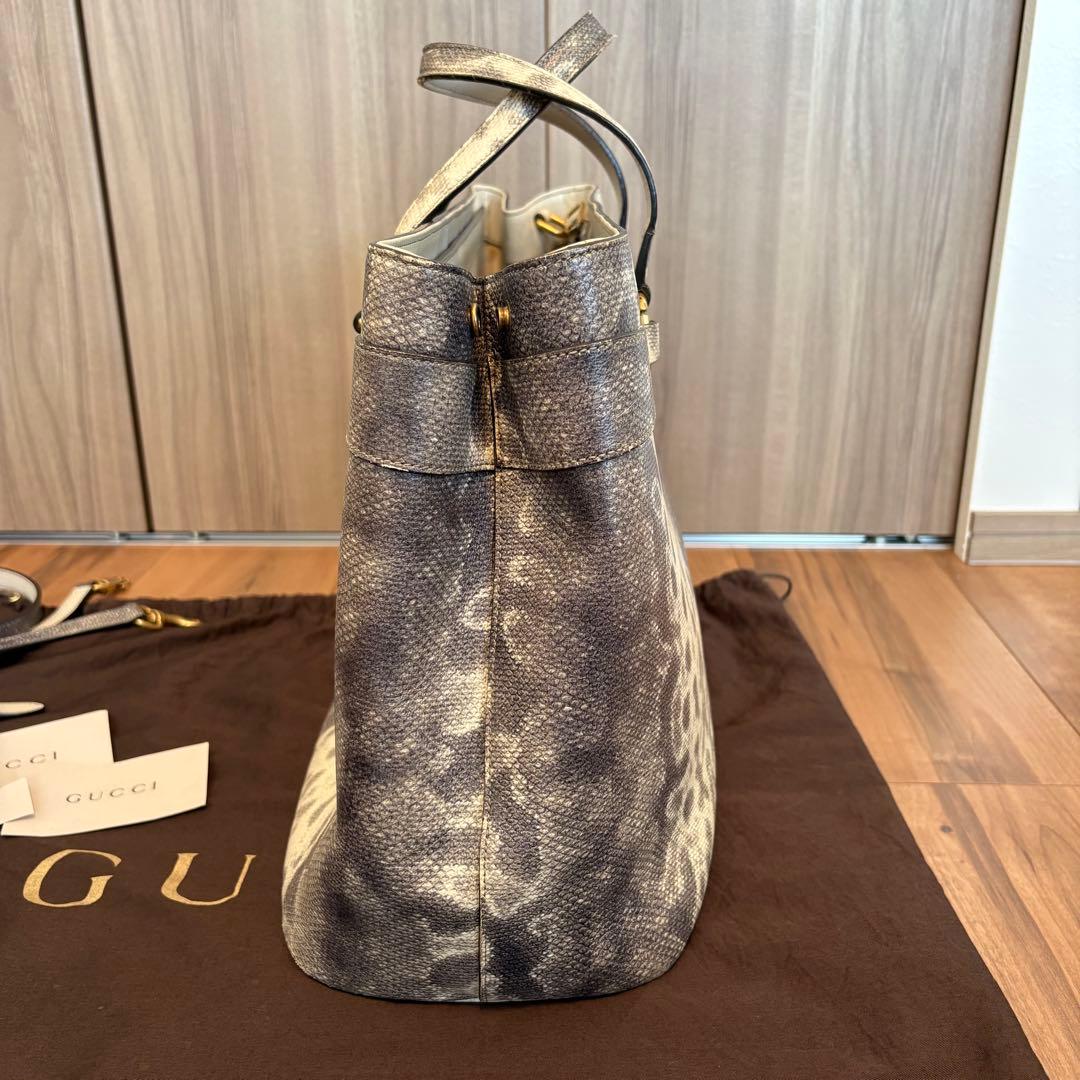 【週末値下げ！正規品】GUCCI グッチ レオパード柄 ショルダーストラップ付