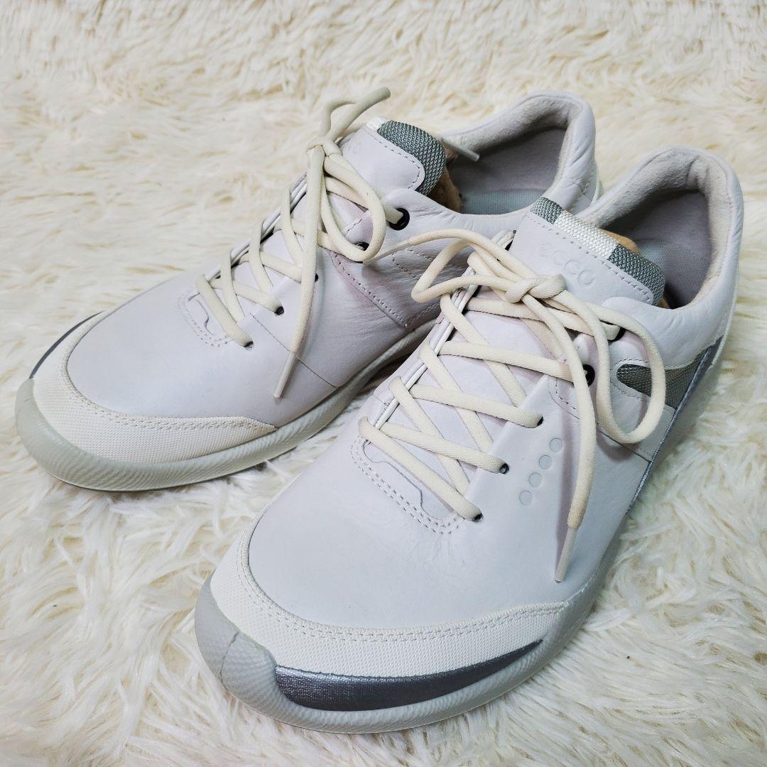 【試着のみ】ecco　ゴルフシューズ　バイオム　スパイクレス　24cm　ホワイト