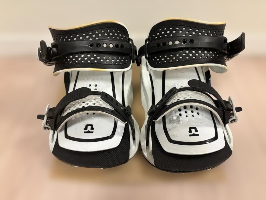 23−24 ユニオン スノーボードビンディング FORCE ホワイト