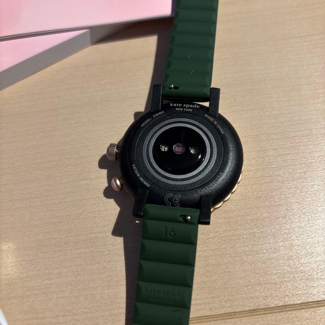 kate spade スマートウォッチ　ケイトスペード