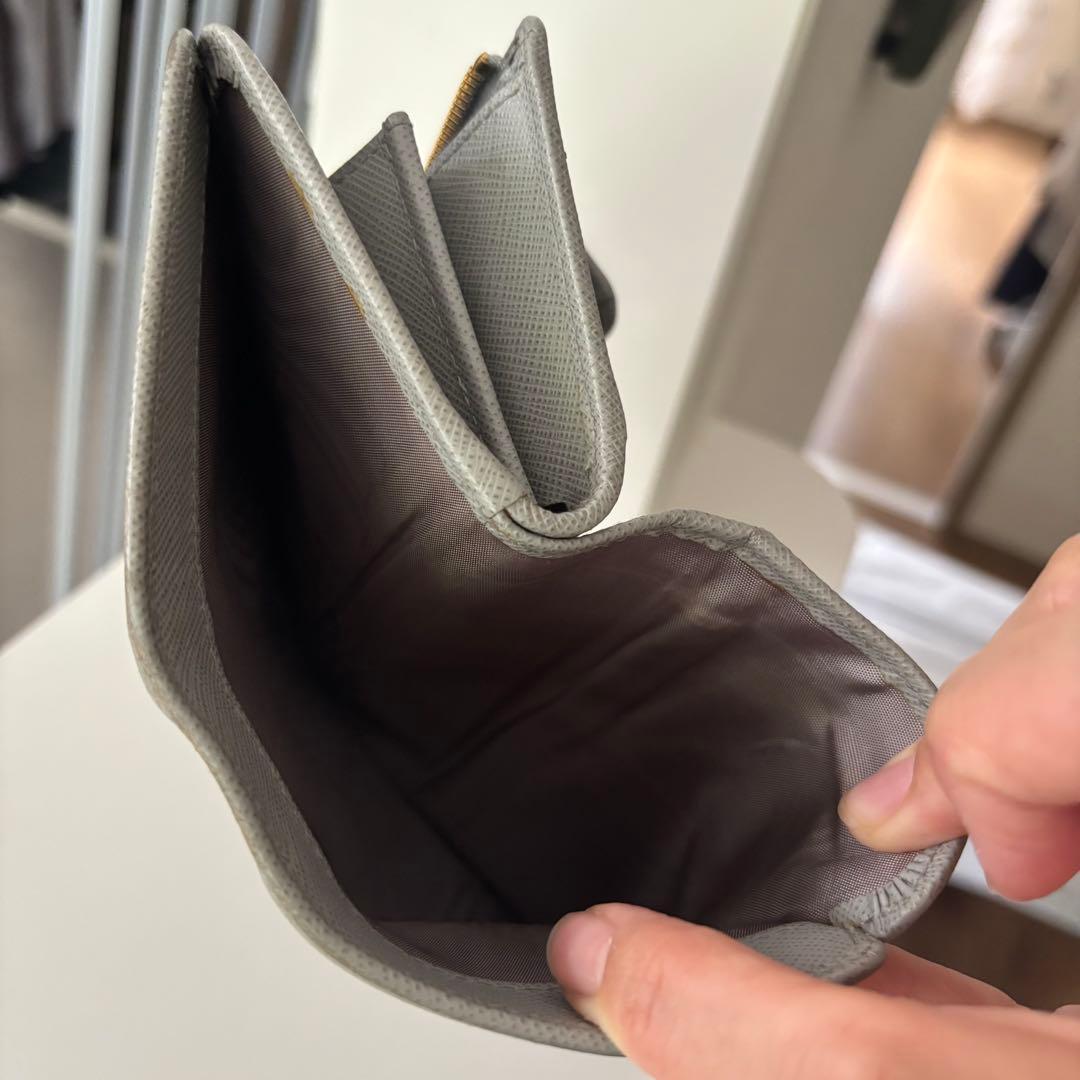 PRADA⭐︎折り畳み財布⭐︎グレー