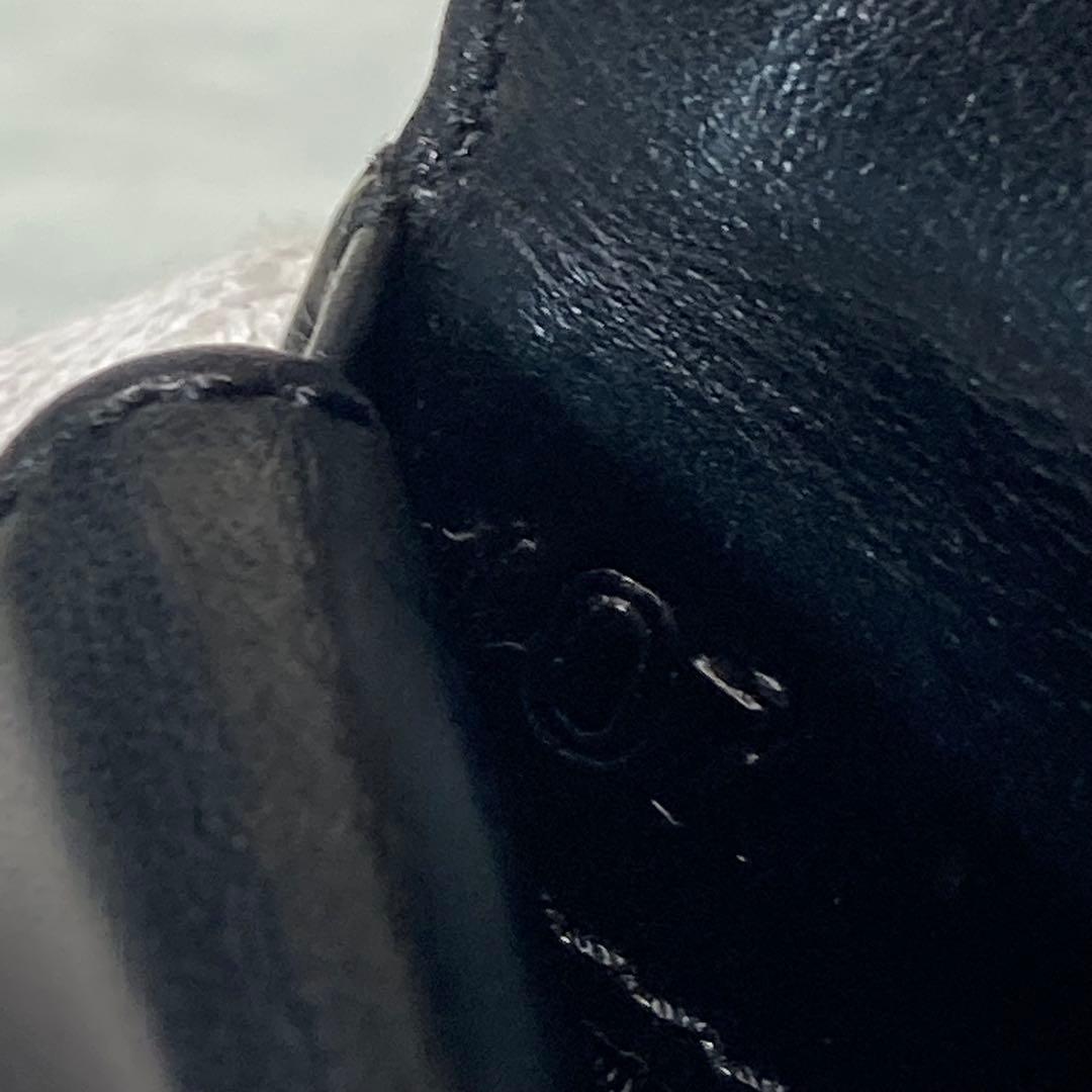 PRADA プラダ　三つ折り　財布　付属品　プレート　ロゴ　黒　ナイロン　人気