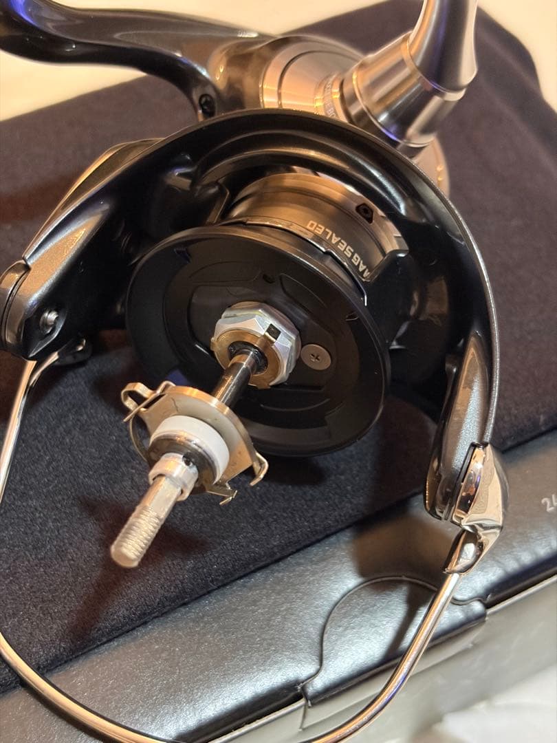 美品　ダイワ 24 セルテート LT4000-CXH (2024年モデル)