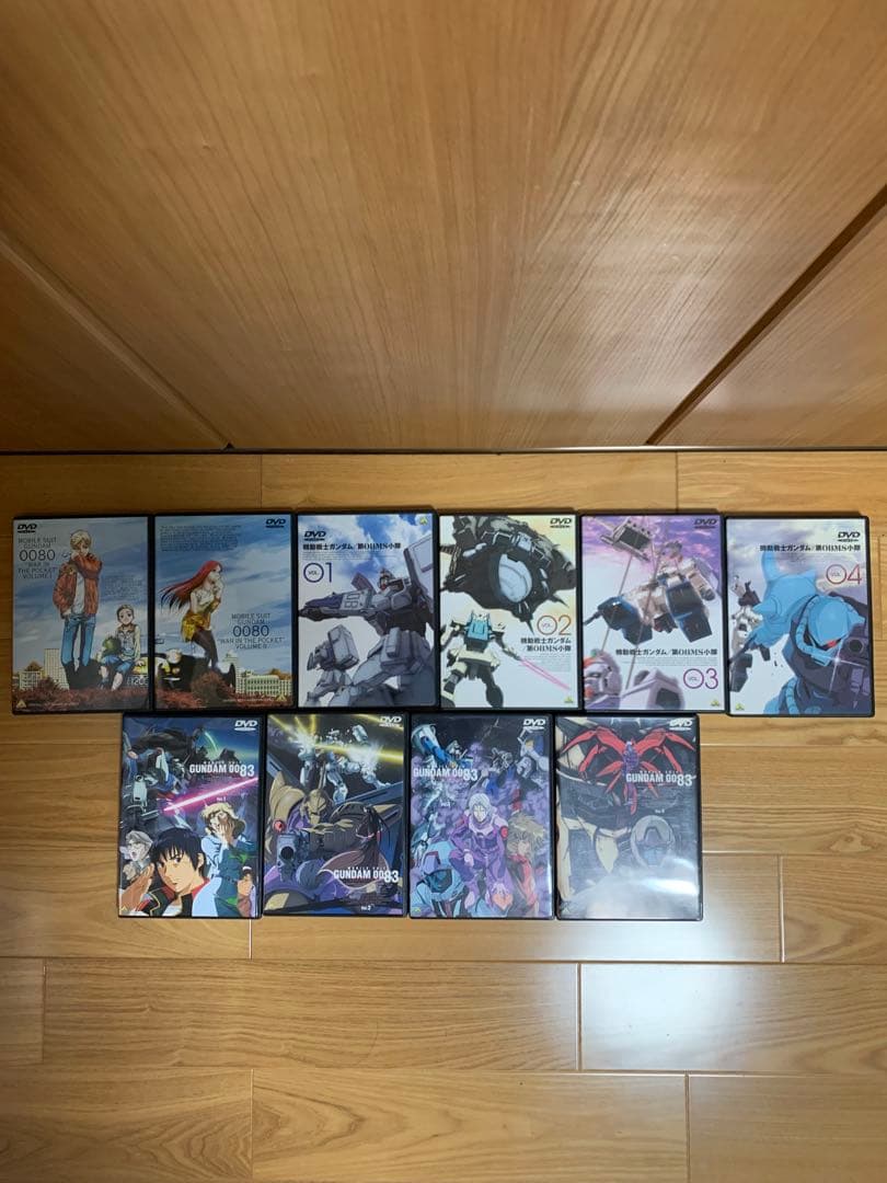 美品　機動戦士ガンダム、Z、Z Z、逆襲のシャア他DVD48本セット