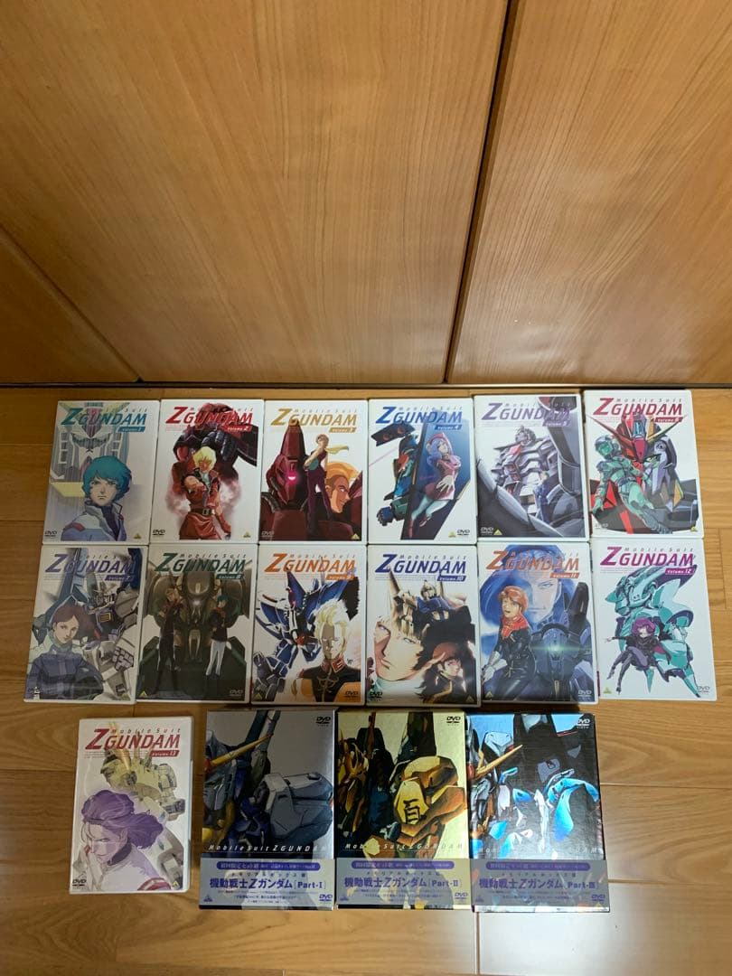 美品　機動戦士ガンダム、Z、Z Z、逆襲のシャア他DVD48本セット