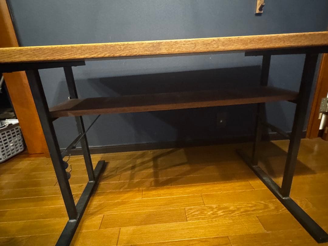 nico and テーブル