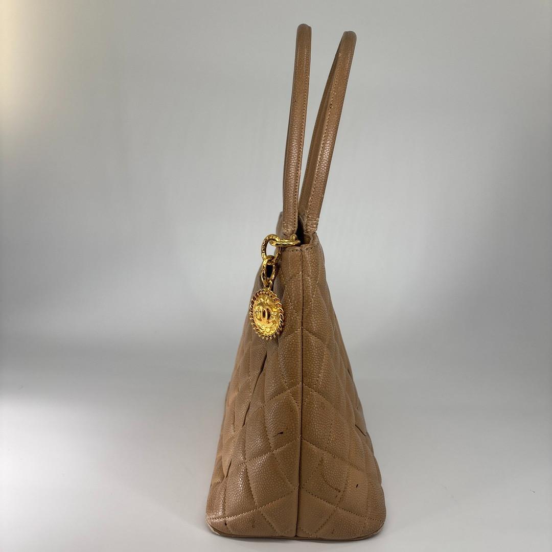 極美品 CHANEL キャビアスキン マトラッセ 復刻トート トートバッグ