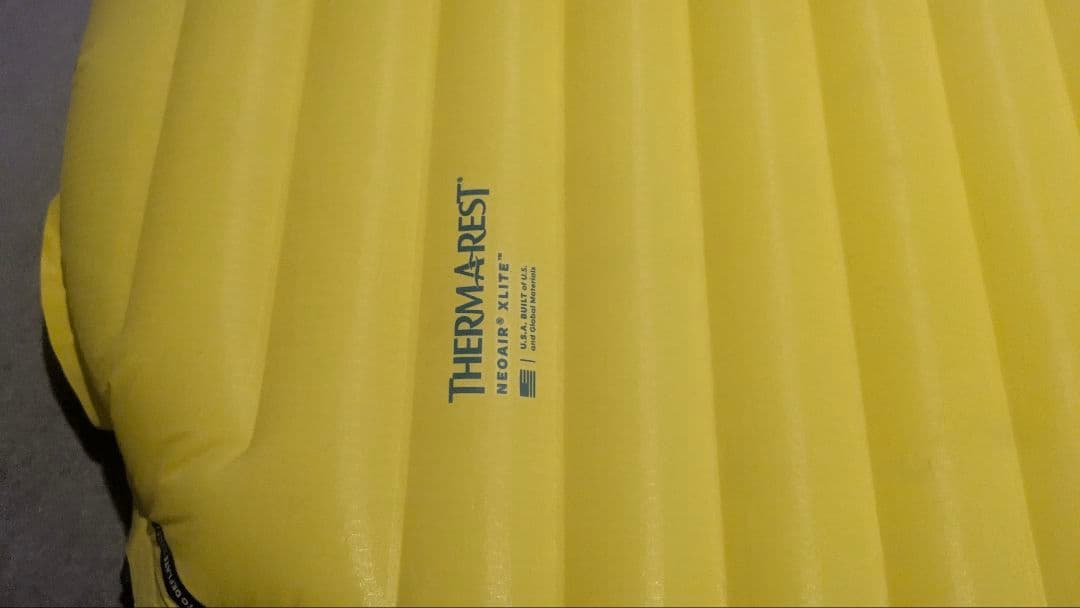 サーマレスト　ネオエアーＸライト　充電式エアポンプとセット