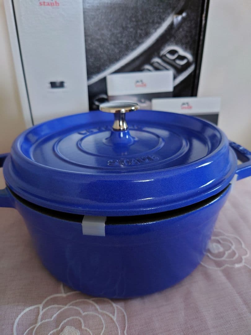 【美品】Staub ピコ・ココット　ラウンド　ブルーベリー22cm